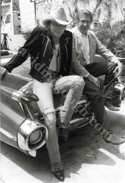 Dwight Yoakum, Buck Owens, 1988 LA.jpg
